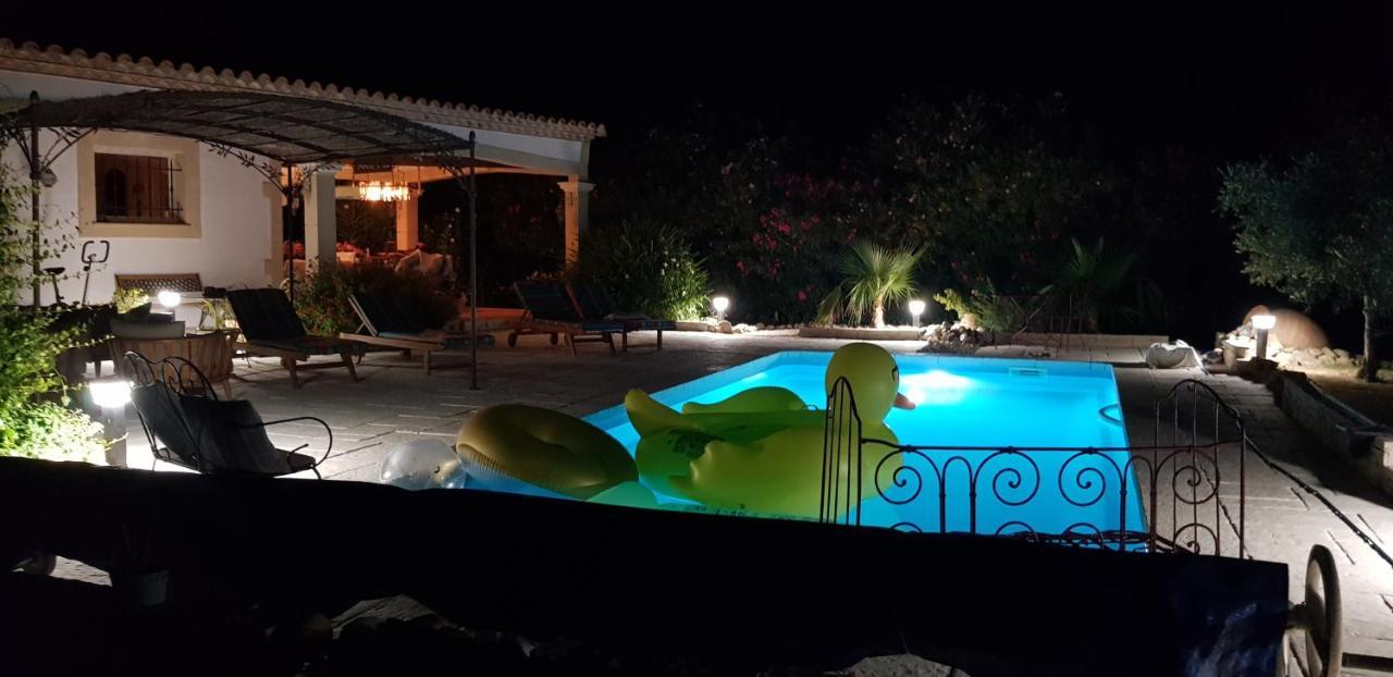 Bed and Breakfast Fenetre Sur Les Alpilles Сен-Мартен-де-Кро Экстерьер фото
