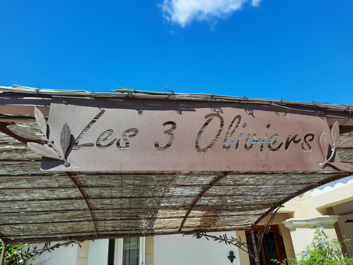 Bed and Breakfast Fenetre Sur Les Alpilles Сен-Мартен-де-Кро Экстерьер фото
