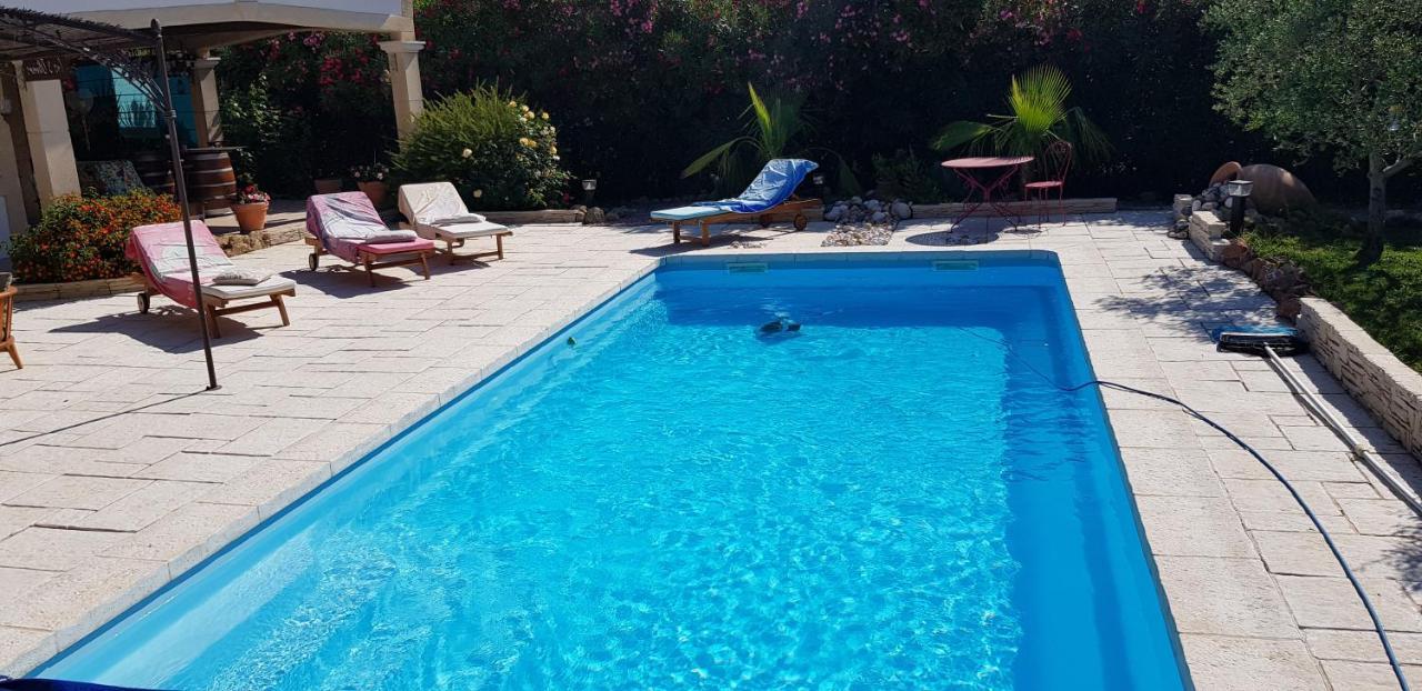 Bed and Breakfast Fenetre Sur Les Alpilles Сен-Мартен-де-Кро Экстерьер фото
