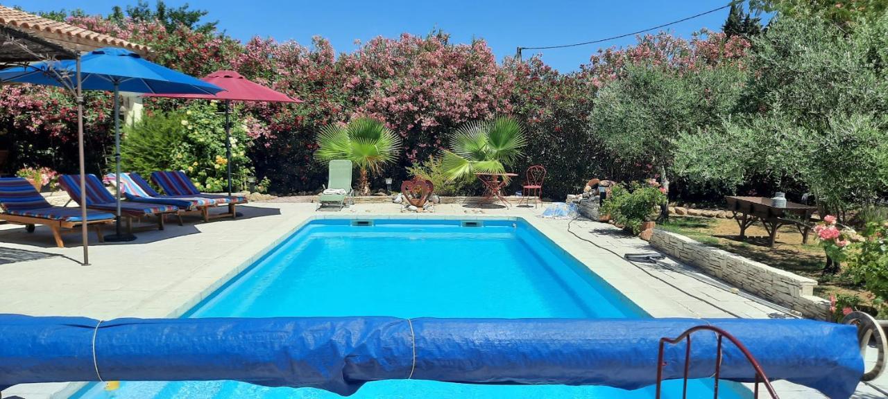 Bed and Breakfast Fenetre Sur Les Alpilles Сен-Мартен-де-Кро Экстерьер фото